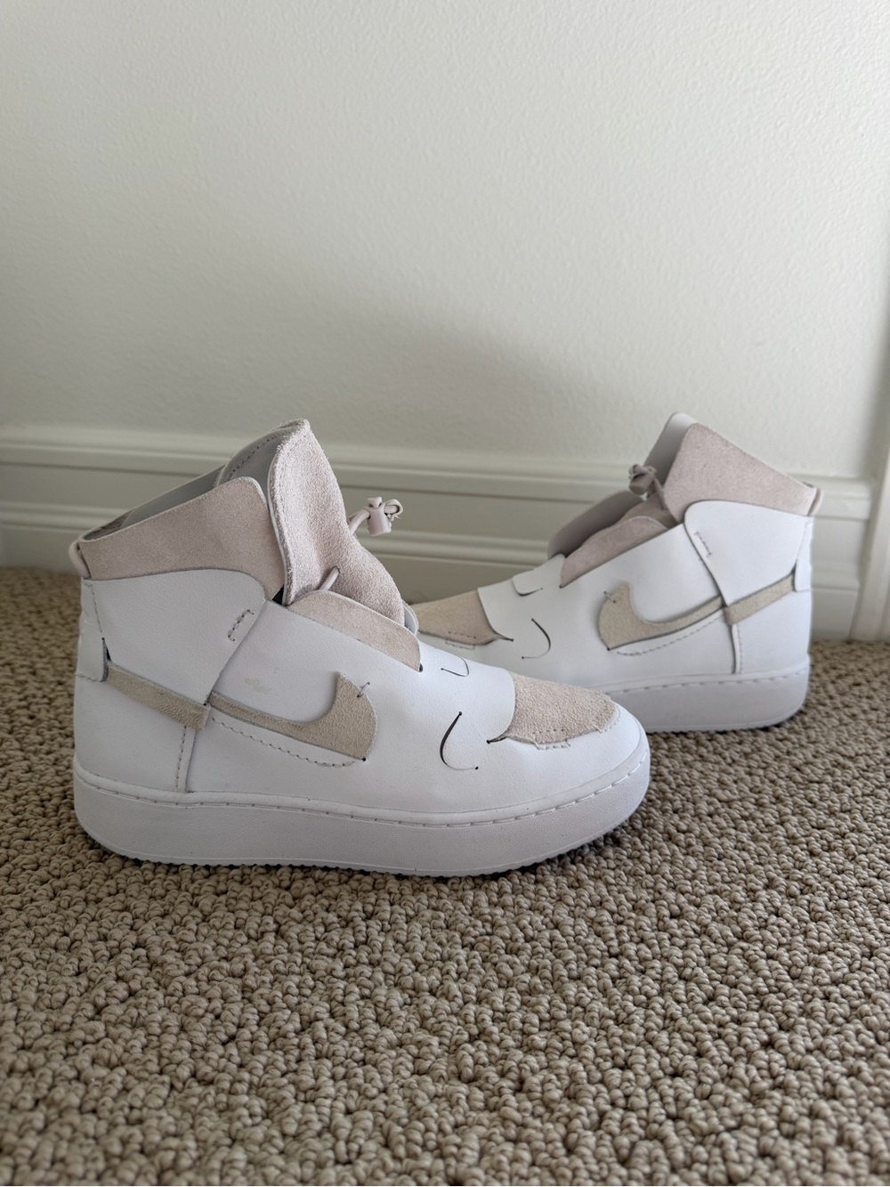Women’s size 8 Nike High-Top Sneakers - never worn!